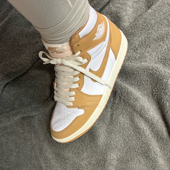 AIR JORDAN 1 RETRO HIGH OG Praline size 9 - Picture 11 of 14